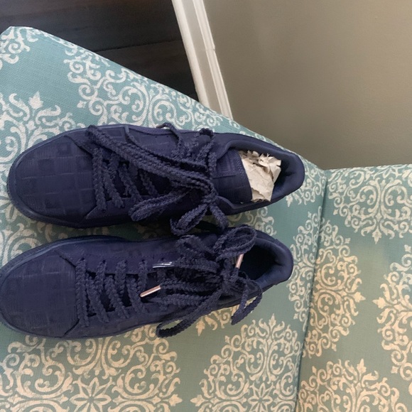 Puma “Solange” New with Tags Sneakers - Picture 2 of 6